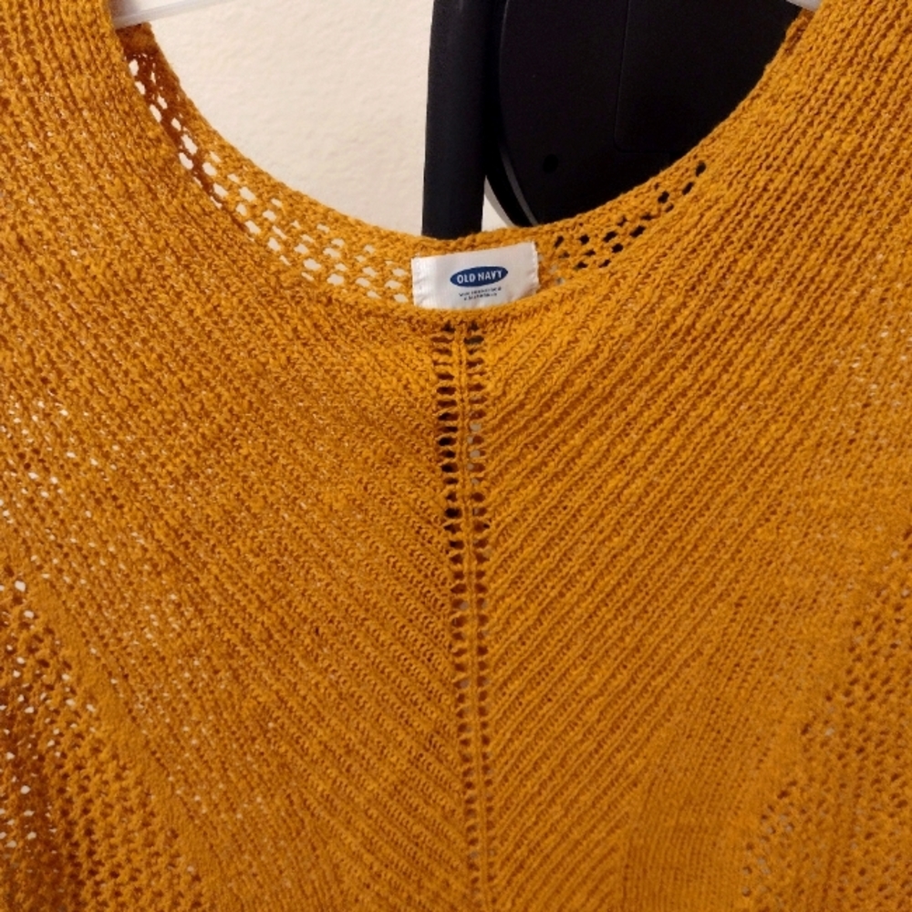 Old Navy Ladies knit blouse S/P  Mustard color